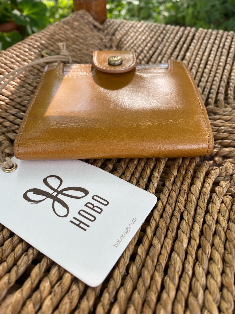 HOBO Tan Leather Snap Card Wallet - Picture 7 of 8